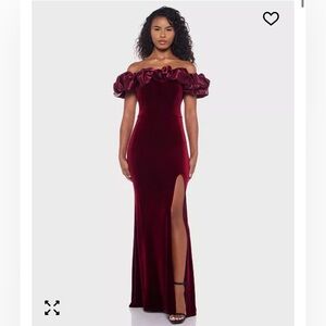Elegant Burgundy Off-Shoulder Maxi Dress